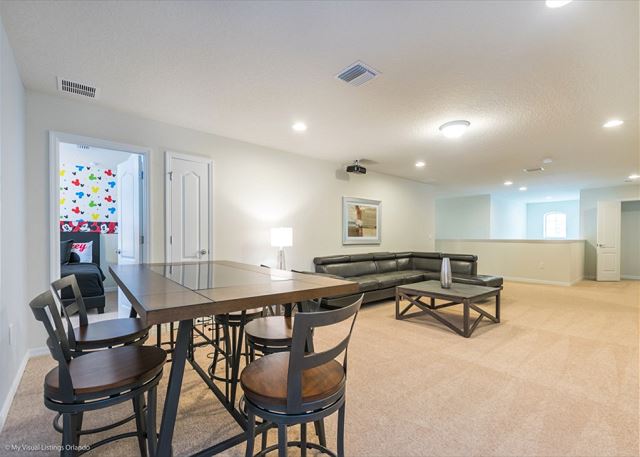 Luxury Windsor at Westside Retreat Getaway. 1639
