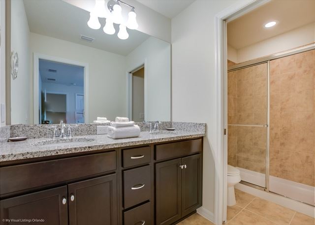 Luxury Windsor at Westside Retreat Getaway. 1639