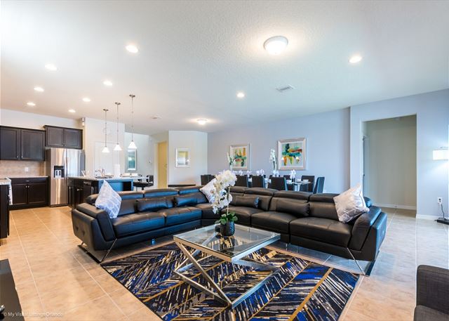 Luxury Windsor at Westside Retreat Getaway. 1639