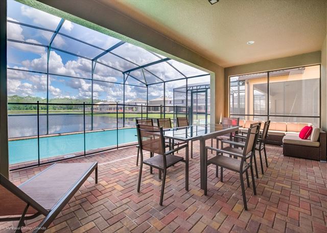 Luxury Windsor at Westside Retreat Getaway. 1639