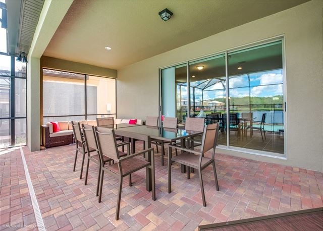 Luxury Windsor at Westside Retreat Getaway. 1639