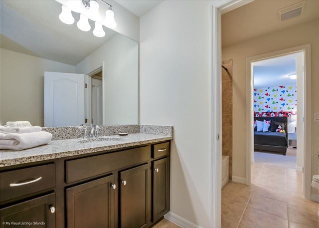 Luxury Windsor at Westside Retreat Getaway. 1639