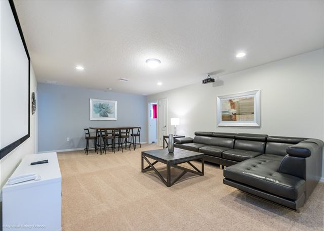 Luxury Windsor at Westside Retreat Getaway. 1639