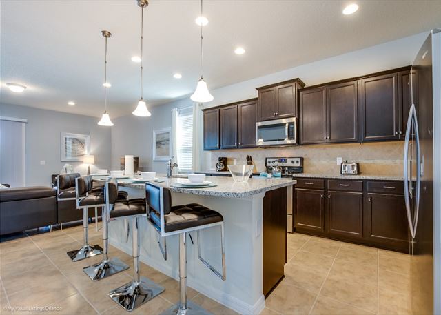 Luxury Windsor at Westside Retreat Getaway. 1639