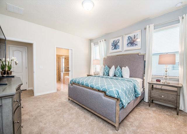 8 Bedroom Windsor at Westside Getaway. 8891