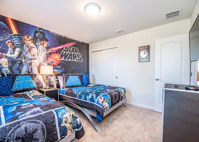 8 Bedroom Windsor at Westside Getaway. 8891