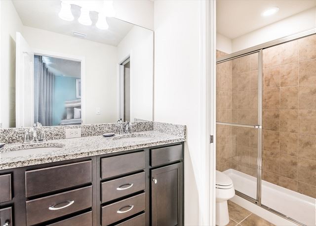 8 Bedroom Windsor at Westside Getaway. 8891
