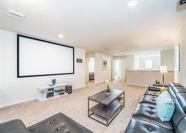 8 Bedroom Windsor at Westside Getaway. 8891