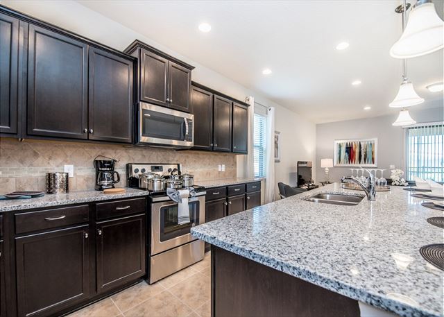 8 Bedroom Windsor at Westside Getaway. 8891