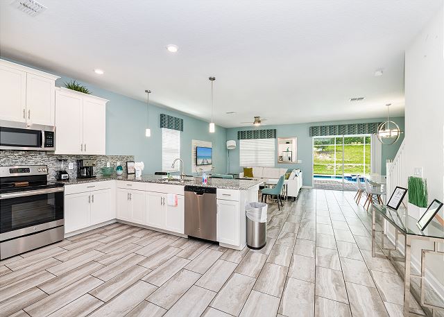 Luxurious 9 Bed Championsgate Resort Home. 9077