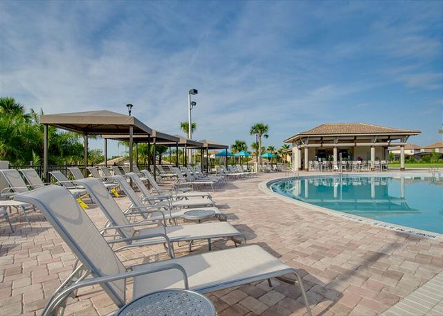 Luxurious 9 Bed Championsgate Resort Home. 9077