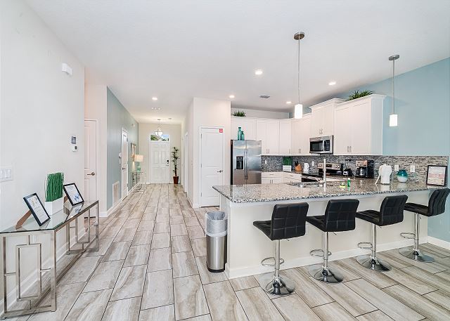 Luxurious 9 Bed Championsgate Resort Home. 9077