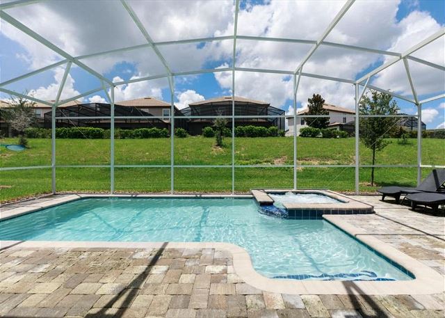 Luxurious 9 Bed Championsgate Resort Home. 9077