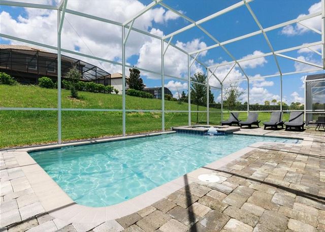 Luxurious 9 Bed Championsgate Resort Home. 9077