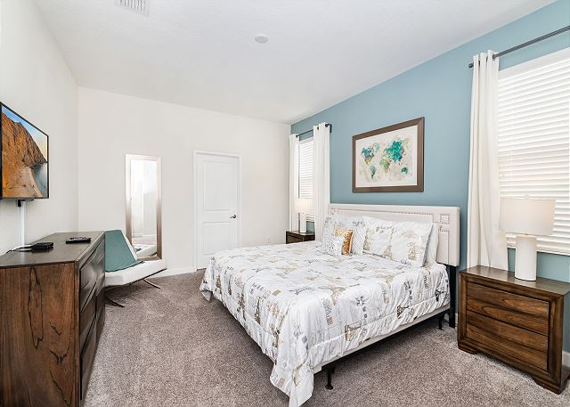 Luxurious 9 Bed Championsgate Resort Home. 9077