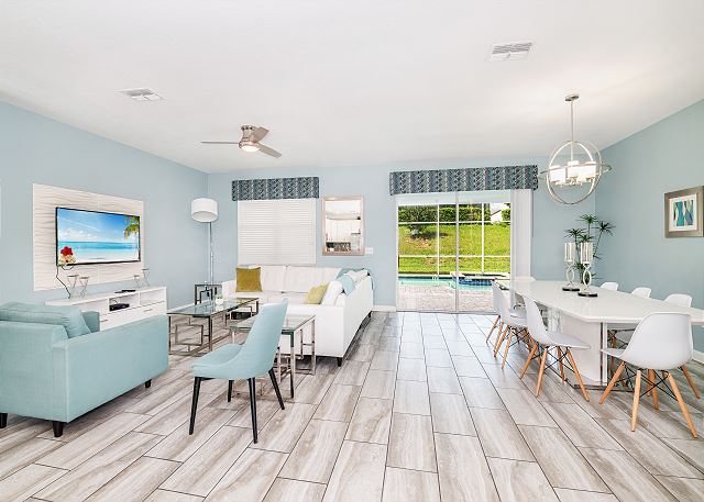 Luxurious 9 Bed Championsgate Resort Home. 9077