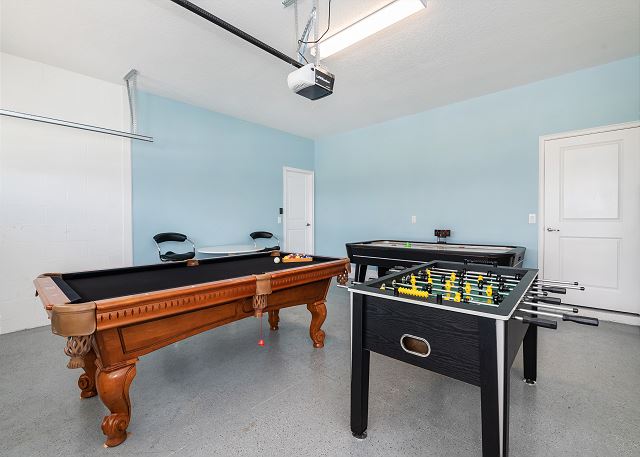 Luxurious 9 Bed Championsgate Resort Home. 9077