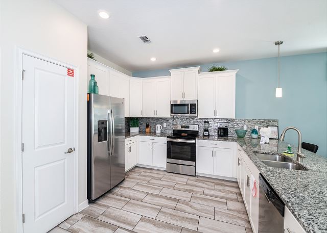 Luxurious 9 Bed Championsgate Resort Home. 9077