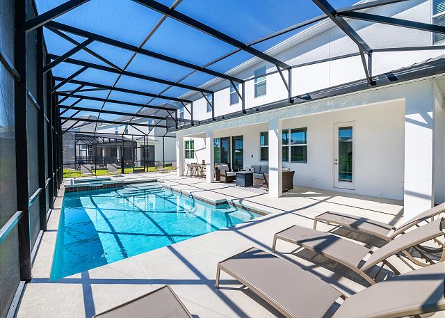 14 Bed Mansion Retreat. 2473