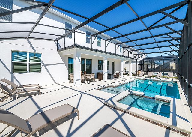 14 Bed Mansion Retreat. 2473