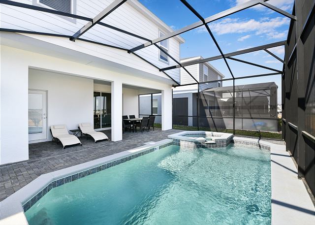 Windsor Island Luxury Resort 7 bed Oasis. 1881