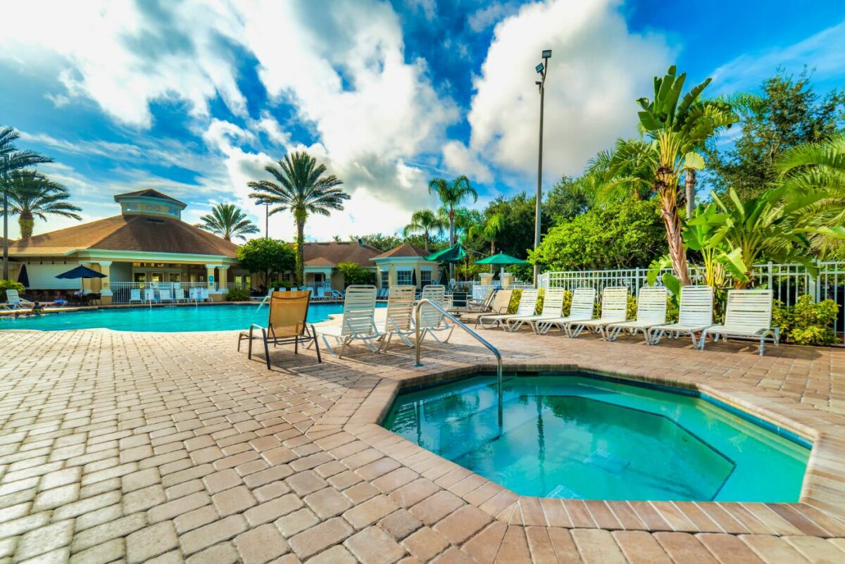 Windsor Palms Family Friendly 2 Bed Condo. 8101
